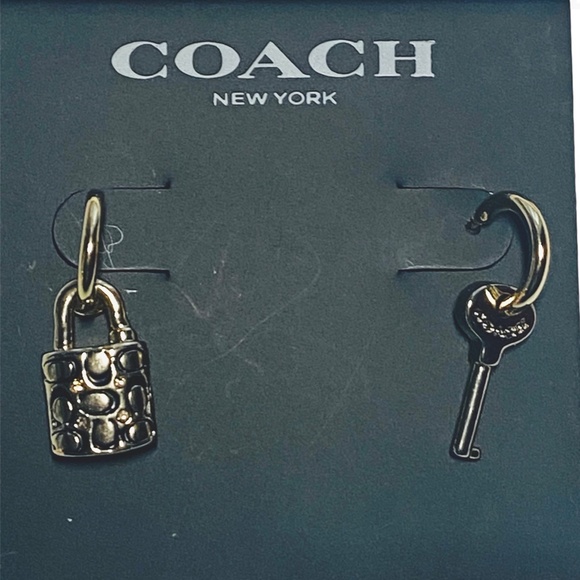 NEW Coach Quilted Padlock & Key Mismatched Earring Set - Picture 5 of 8